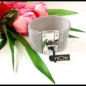 Gorgeous Glittery Silver Noir Bracelet